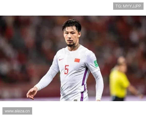 张琳芃世界杯场外的豪车谁认得出来，和场上的硬汉判若两人啊